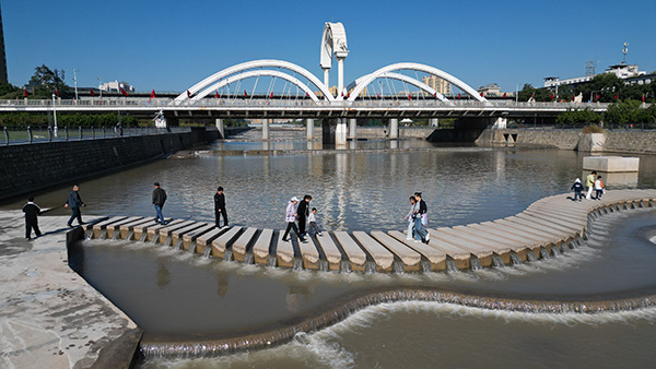 满园新景庆国庆 一河碧水润民生